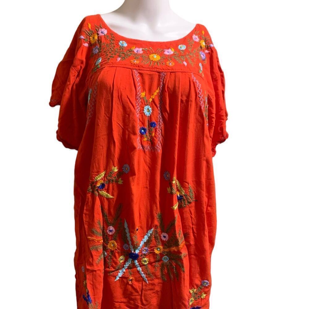 Back From Bali Women’s Size M/L Floral Embroidered Short Dress Red Short Sleeve